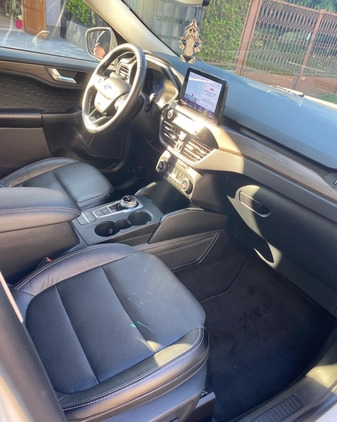Ford Escape cena 98900 przebieg: 75000, rok produkcji 2020 z Kobyłka małe 92